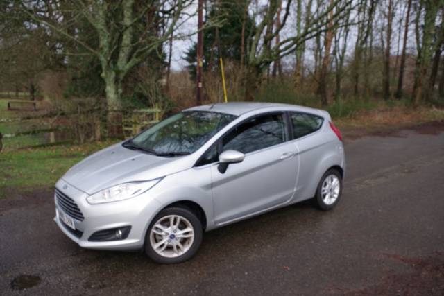 Ford Fiesta 1.6 Zetec 3dr Automatic Only 5000 miles Hatchback Petrol Silver