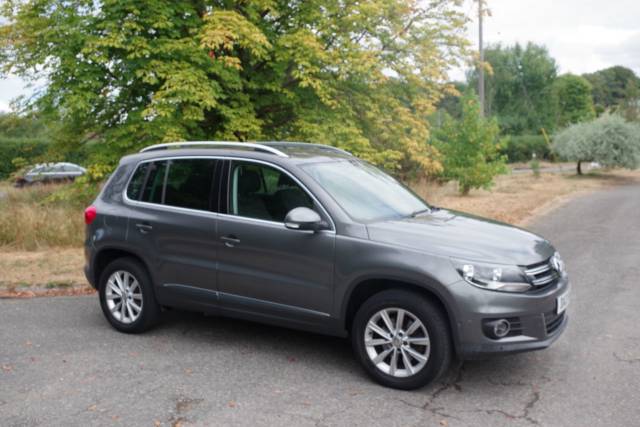 Volkswagen Tiguan 2.0 TDi 4Motion Tech SE 5dr DSG Auto Estate Diesel Grey